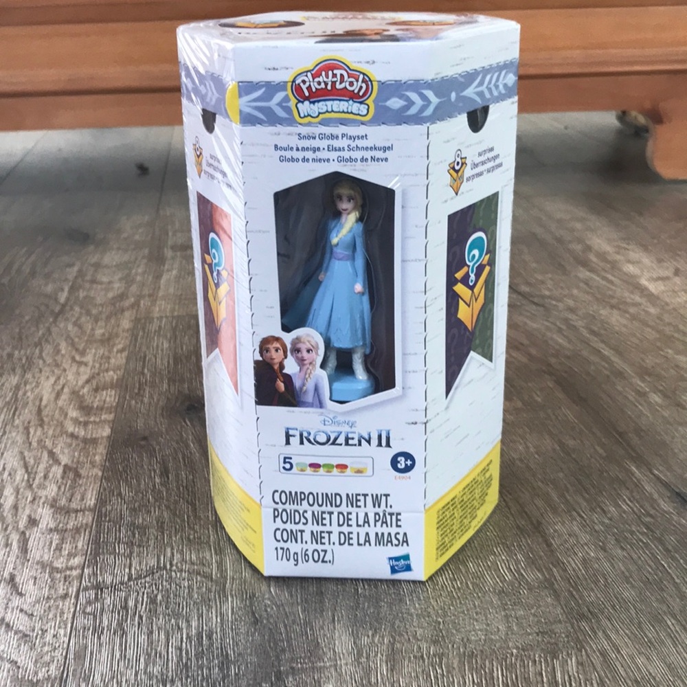 Frozen 2 Play-Doh Snow Globe Playset